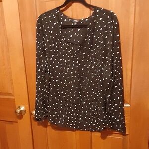 Impulsive Black & White Polka Dot Pullover Top